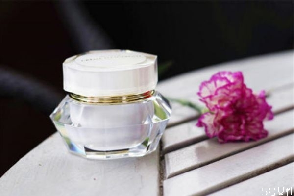 伊思蝸牛霜紅的好還是白的好 伊思蝸牛霜真假辨別 伊思蝸牛霜紅的好還是白的好 伊思蝸牛霜真假辨別