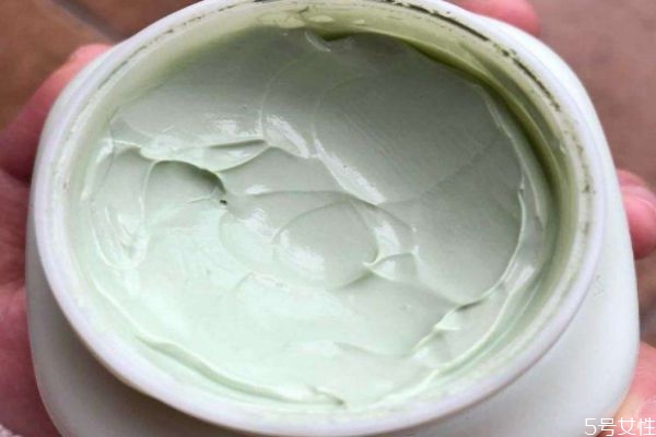 泥膜洗掉還是擦掉 用完泥膜后的護膚步驟 泥膜洗掉還是擦掉 用完泥膜后的護膚步驟