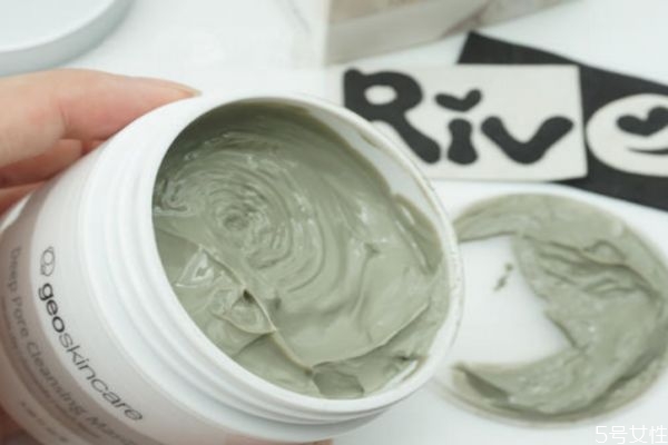 泥膜用完可以用睡眠面膜嗎 泥膜用完后用洗面奶嗎 泥膜用完可以用睡眠面膜嗎 泥膜用完后用洗面奶嗎