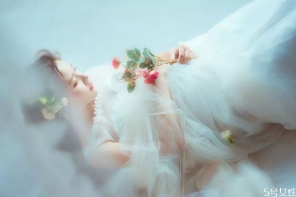 網戀怎么哄女朋友開心 哄女朋友開心的小套路 網戀怎么哄女朋友開心 哄女朋友開心的小套路