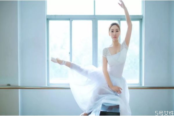 網戀怎么哄女朋友開心 哄女朋友開心的小套路 網戀怎么哄女朋友開心 哄女朋友開心的小套路