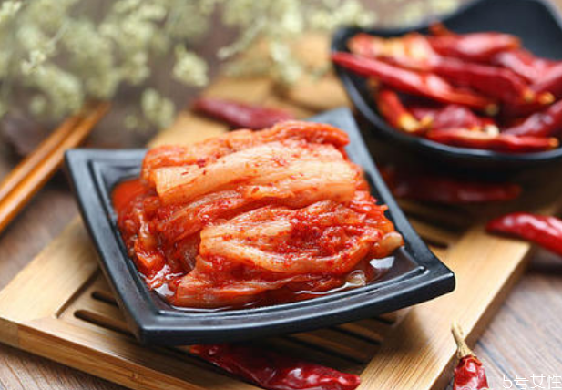 泡菜水太咸了咋辦 泡菜水咸而不酸怎么補(bǔ)救 泡菜水太咸了咋辦 泡菜水咸而不酸怎么補(bǔ)救