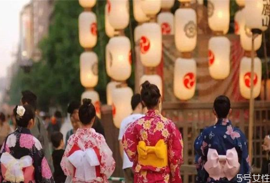 日本女生走路為什么內(nèi)八 日本內(nèi)八的原因是什么 日本女生走路為什么內(nèi)八 日本內(nèi)八的原因是什么