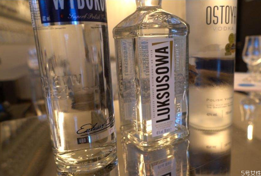 伏特加直接喝會死嗎 伏特加喝多少會死 伏特加直接喝會死嗎 伏特加喝多少會死