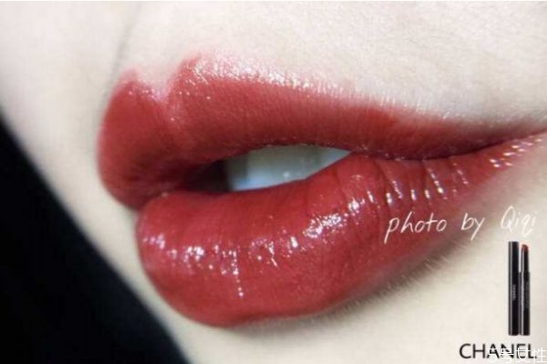 冬天口紅適合啞光還是水潤(rùn) 嘴唇薄適合啞光還是滋潤(rùn) 冬天口紅適合啞光還是水潤(rùn) 嘴唇薄適合啞光還是滋潤(rùn)