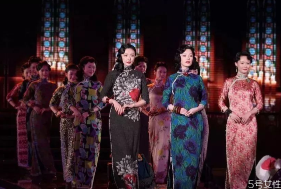 傳統(tǒng)旗袍和改良旗袍哪個好 傳統(tǒng)旗袍和改良旗袍的區(qū)別 傳統(tǒng)旗袍和改良旗袍哪個好 傳統(tǒng)旗袍和改良旗袍的區(qū)別