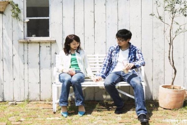 試探一個男人玩你還是愛你 用來考驗(yàn)?zāi)腥说姆椒? alt=