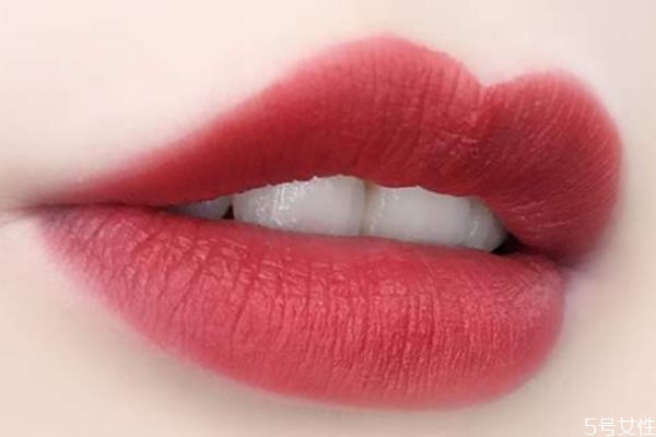 如何判斷口紅是不是過期了 口紅過期表現(xiàn) 如何判斷口紅是不是過期了 口紅過期表現(xiàn)