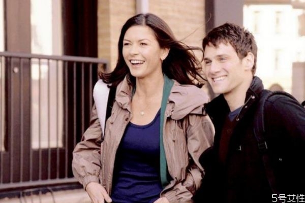 女人徹底放下一個男人的表現(xiàn) 女人死心后真的很絕情 女人徹底放下一個男人的表現(xiàn) 女人死心后真的很絕情