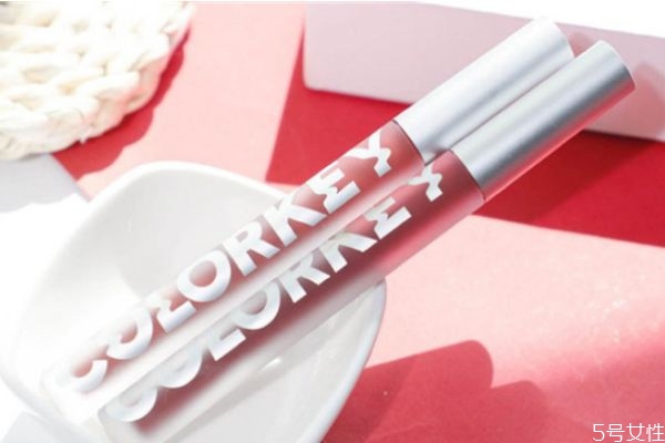 唇釉不開封可以存放多久 唇釉開封一年后還能用嗎 唇釉不開封可以存放多久 唇釉開封一年后還能用嗎