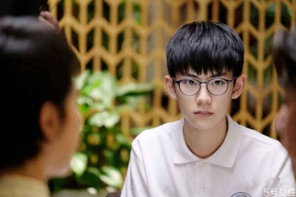 原生家庭母親強勢對兒子的影響 原生家庭母親對女兒影響 原生家庭母親強勢對兒子的影響 原生家庭母親對女兒影響