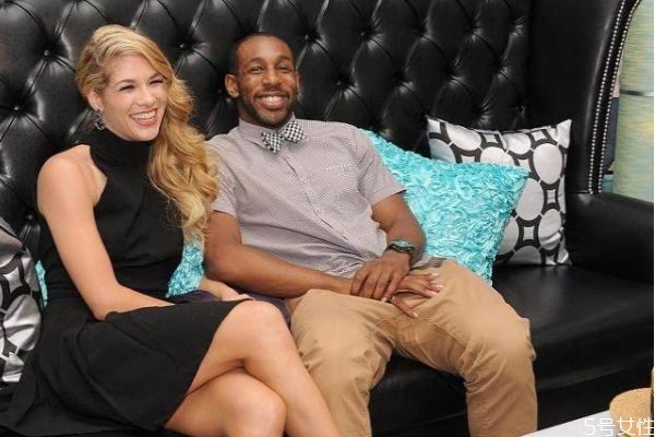 姐弟戀是異路姻緣嗎 為什么姐弟戀不被人看好 姐弟戀是異路姻緣嗎 為什么姐弟戀不被人看好