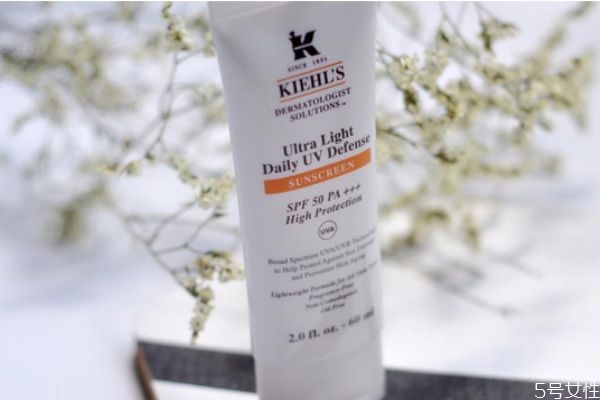 科顏氏防曬霜怎么樣 科顏氏防曬霜可以清水卸妝嗎 科顏氏防曬霜怎么樣 科顏氏防曬霜可以清水卸妝嗎