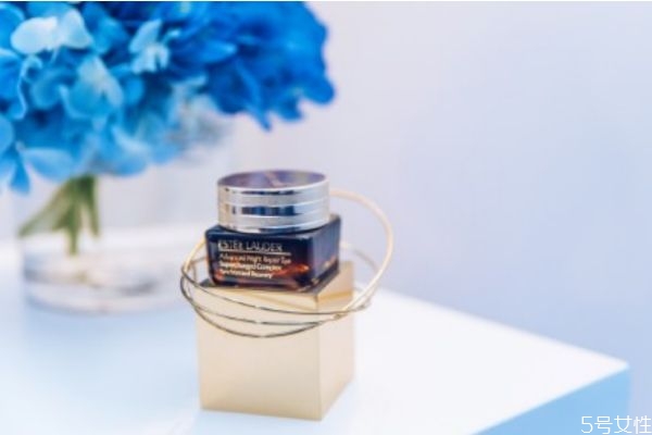 薇姿眼霜和雅詩蘭黛眼霜哪個好 薇姿好用還是雅詩蘭黛 薇姿眼霜和雅詩蘭黛眼霜哪個好 薇姿好用還是雅詩蘭黛