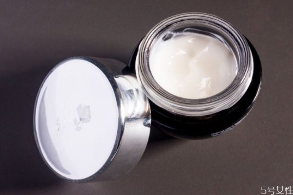 蘭蔻肌底眼霜適合多大年齡 蘭蔻肌底眼霜使用方法 蘭蔻肌底眼霜適合多大年齡 蘭蔻肌底眼霜使用方法