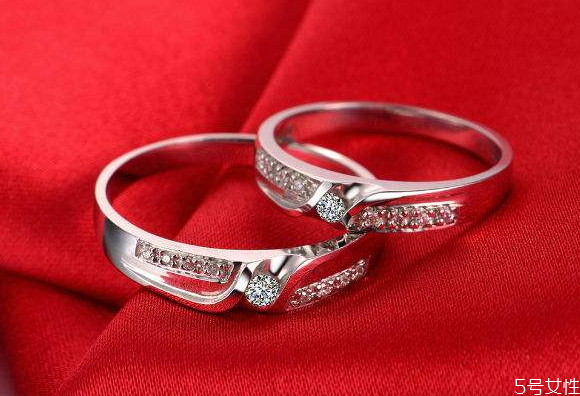 圣誕節(jié)求婚好嗎 圣誕節(jié)求婚創(chuàng)意 圣誕節(jié)求婚好嗎 圣誕節(jié)求婚創(chuàng)意