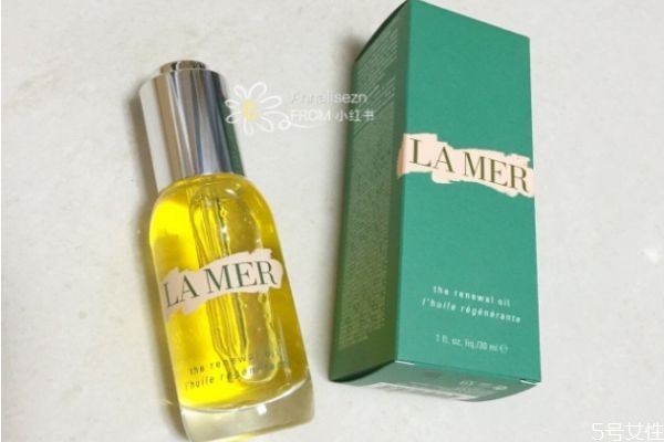 先用精油還是精華液 長(zhǎng)期用精油護(hù)膚好不好 先用精油還是精華液 長(zhǎng)期用精油護(hù)膚好不好