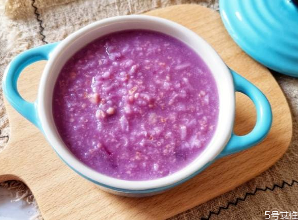 紫薯粥要不要放糖 紫薯粥放紅糖還是冰糖好 紫薯粥要不要放糖 紫薯粥放紅糖還是冰糖好