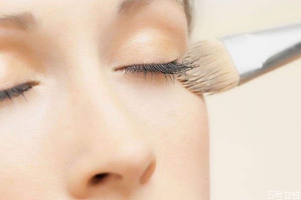 沒(méi)有卸妝水可以用香皂嗎 忘記帶卸妝的如何急救 沒(méi)有卸妝水可以用香皂嗎 忘記帶卸妝的如何急救