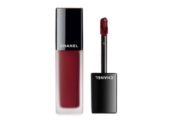 香奈兒口紅標(biāo)志是什么 香奈兒口紅分為幾個(gè)系列 香奈兒口紅標(biāo)志是什么 香奈兒口紅分為幾個(gè)系列