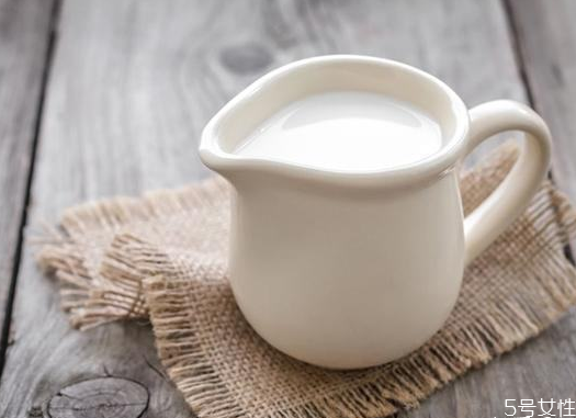 鮮牛奶可以冷凍保存嗎 現(xiàn)擠的鮮牛奶能冷凍嗎 鮮牛奶可以冷凍保存嗎 現(xiàn)擠的鮮牛奶能冷凍嗎