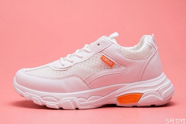 老爹鞋可以搭配裙子嗎 老爹鞋增高多少厘米 老爹鞋可以搭配裙子嗎 老爹鞋增高多少厘米