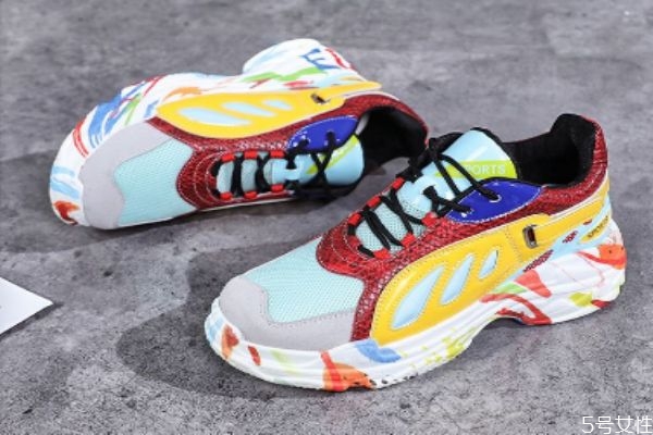 矮個子適合穿老爹鞋嗎 哪些人不適合穿老爹鞋 矮個子適合穿老爹鞋嗎 哪些人不適合穿老爹鞋