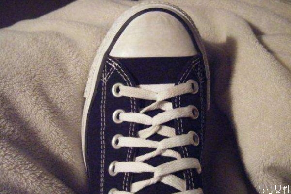 帆布鞋怎樣綁鞋帶最好看 漂亮的系鞋帶方法 帆布鞋怎樣綁鞋帶最好看 漂亮的系鞋帶方法