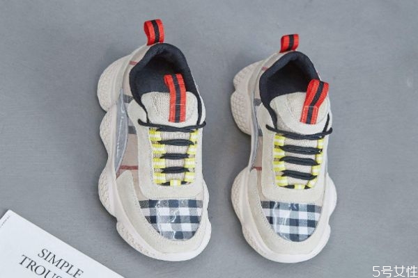 老爹鞋配什么褲子好看 老爹鞋的幾種經(jīng)典穿搭 老爹鞋配什么褲子好看 老爹鞋的幾種經(jīng)典穿搭