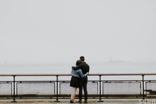 失戀了很難受怎么辦 失戀了如何調(diào)整自己 失戀了很難受怎么辦 失戀了如何調(diào)整自己