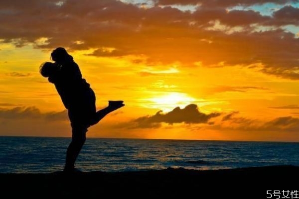 失戀了怎么挽回對(duì)方 失戀后抑郁怎么辦 失戀了怎么挽回對(duì)方 失戀后抑郁怎么辦