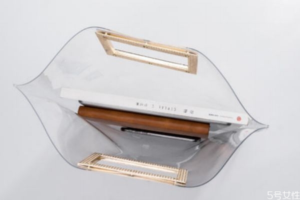 透明包包發(fā)黃怎么辦 包包護理注意事項 透明包包發(fā)黃怎么辦 包包護理注意事項