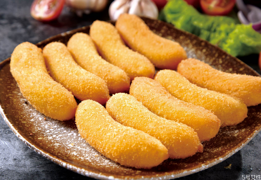 香蕉沒(méi)有面包糠怎么炸 炸香蕉不放面包糠的做法 香蕉沒(méi)有面包糠怎么炸 炸香蕉不放面包糠的做法