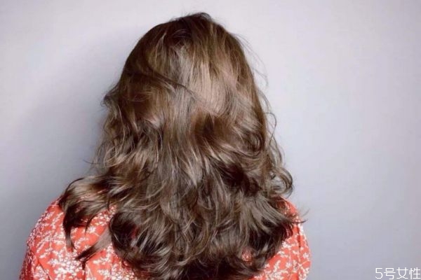 熱燙和冷燙的區(qū)別 冷燙的常見問題 熱燙和冷燙的區(qū)別 冷燙的常見問題