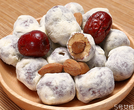 奶棗吃多了上火嗎 奶棗吃多了會怎么樣 奶棗吃多了上火嗎 奶棗吃多了會怎么樣