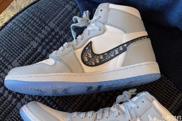 粗腿穿高幫鞋好看嗎 高幫鞋怎么搭配不顯腿粗 粗腿穿高幫鞋好看嗎 高幫鞋怎么搭配不顯腿粗