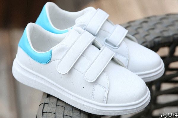 小白鞋有異味怎么去除 鞋內(nèi)異味去除方法 小白鞋有異味怎么去除 鞋內(nèi)異味去除方法