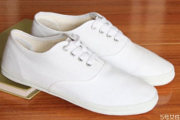 小白鞋有異味怎么去除 鞋內(nèi)異味去除方法 小白鞋有異味怎么去除 鞋內(nèi)異味去除方法