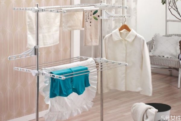 衣服怎么曬不皺 晾衣服怎么防止蟲子 衣服怎么曬不皺 晾衣服怎么防止蟲子