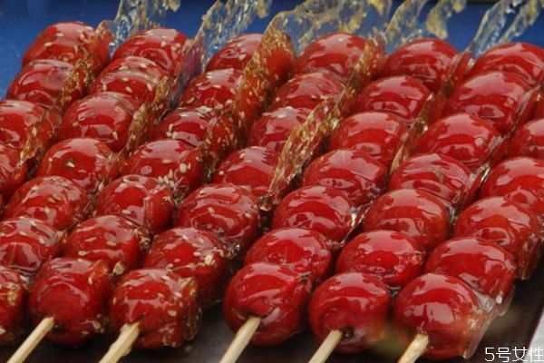 糖葫蘆的糖怎么熬很脆 做冰糖葫蘆不化糖秘訣 糖葫蘆的糖怎么熬很脆 做冰糖葫蘆不化糖秘訣