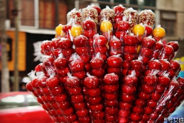 冰糖葫蘆的糖用白糖還是冰糖 冰糖葫蘆最好用什么糖 冰糖葫蘆的糖用白糖還是冰糖 冰糖葫蘆最好用什么糖