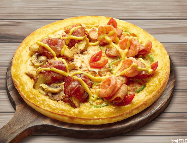 披薩為什么要放個(gè)三腳架 披薩上的小架子是干什么的 披薩為什么要放個(gè)三腳架 披薩上的小架子是干什么的