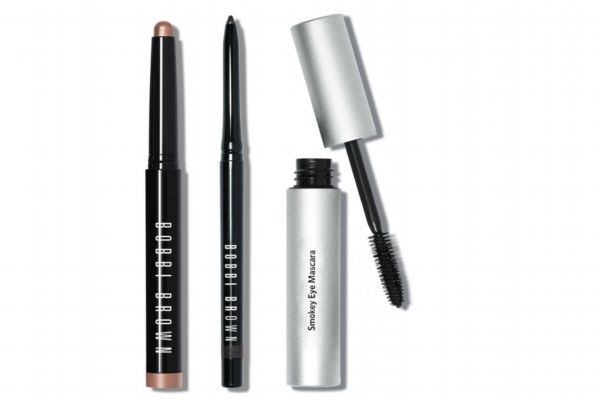 涂睫毛膏睫毛會(huì)長(zhǎng)長(zhǎng)嗎 刷睫毛膏一定要打底嗎 涂睫毛膏睫毛會(huì)長(zhǎng)長(zhǎng)嗎 刷睫毛膏一定要打底嗎