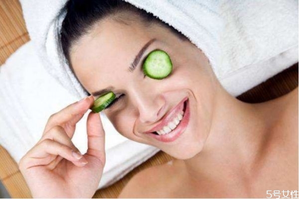 皮膚暗黃用什么護(hù)膚品 水乳有必要買貴的嗎 皮膚暗黃用什么護(hù)膚品 水乳有必要買貴的嗎