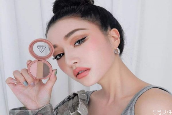 歐美眉毛怎么化 歐美妝的特點(diǎn) 歐美眉毛怎么化 歐美妝的特點(diǎn)