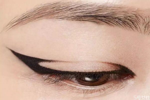 好看的創(chuàng)意妝容怎么畫 簡單又好看的創(chuàng)意妝 好看的創(chuàng)意妝容怎么畫 簡單又好看的創(chuàng)意妝