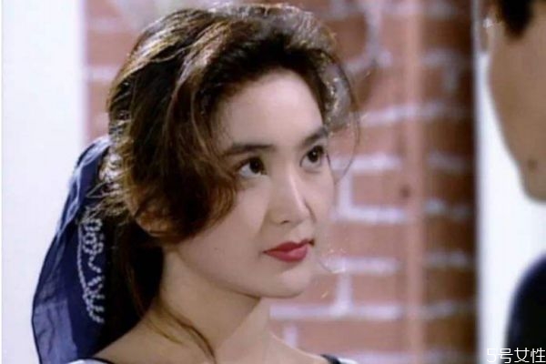 港風(fēng)眼妝教程 港風(fēng)妝容的特點