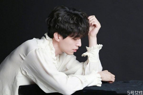 韓國男生妝容 男生妝容教程 韓國男生妝容 男生妝容教程