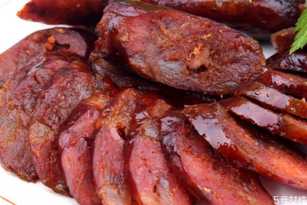 香腸臘肉可以帶上飛機(jī)嗎 香腸臘肉一般煮多久可以吃 香腸臘肉可以帶上飛機(jī)嗎 香腸臘肉一般煮多久可以吃