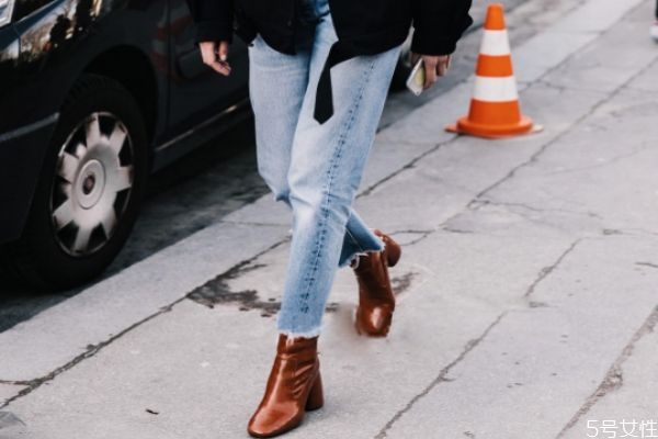 冬季靴子什么顏色好看 短靴選哪個顏色最百搭 冬季靴子什么顏色好看 短靴選哪個顏色最百搭